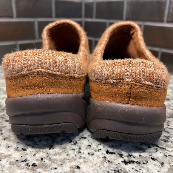 Vionic slip-on clogs. Size 8.5, EUC! - Picture 3 of 9